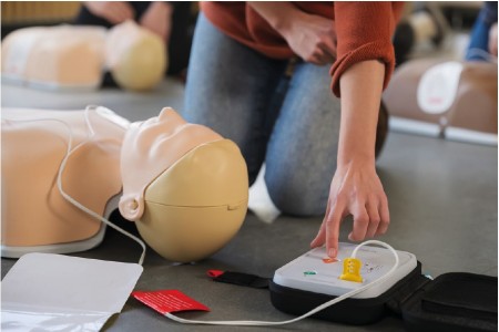 AED trener med veske